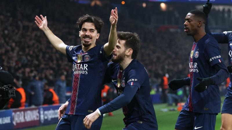 17岁妖星三连斩独享历史第一，拜仁3-1葡萄牙体育，主场37场不败